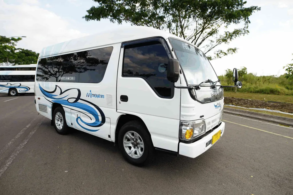 Fitur Unggulan Rental Mobil Kapasitas 10 Orang
