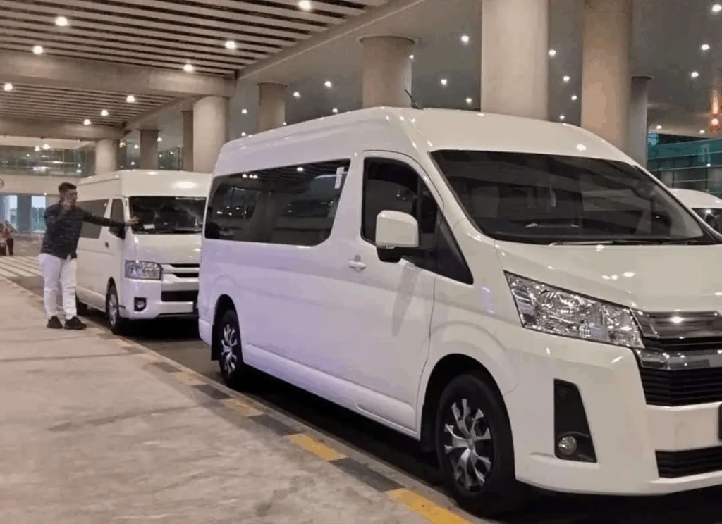 Destinasi Populer dengan Rental Hiace Premio Jakarta