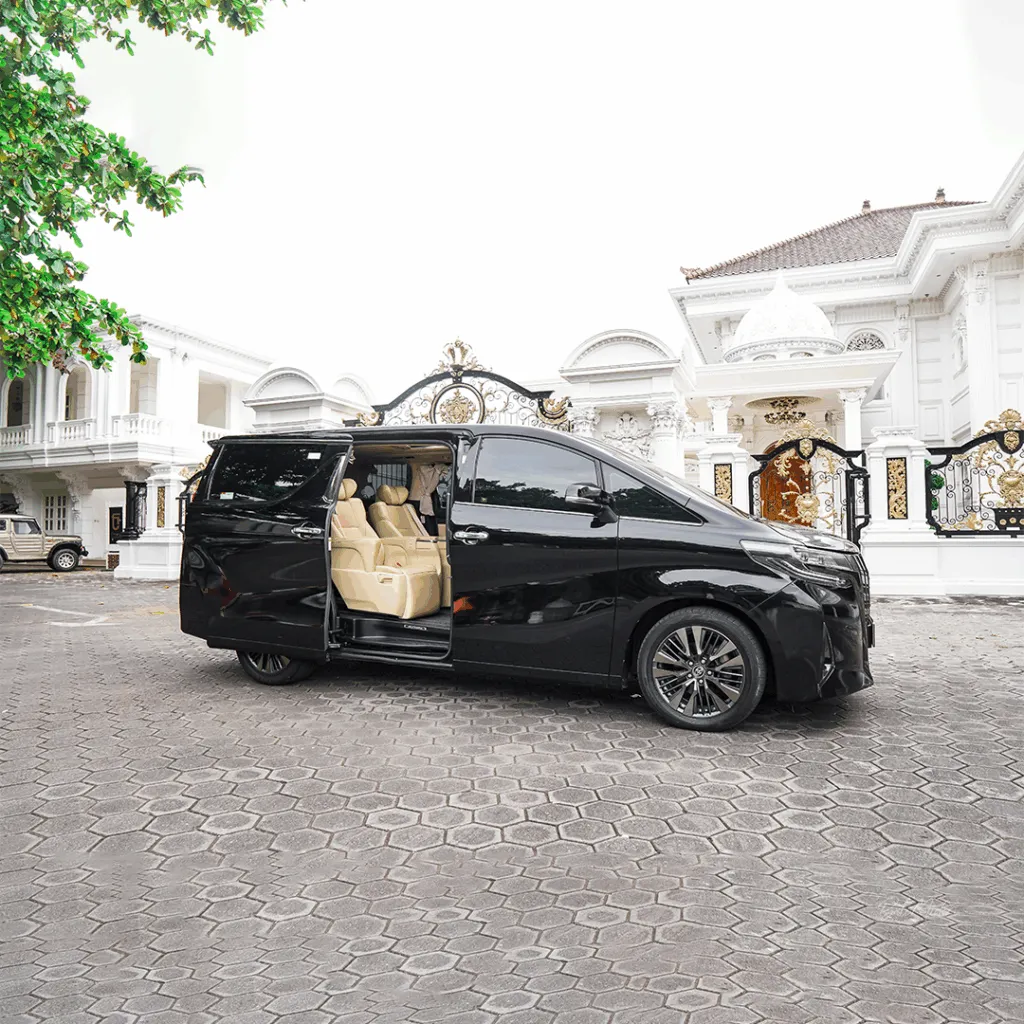 Mengapa Memilih Rental Alphard Transformers Lombok?