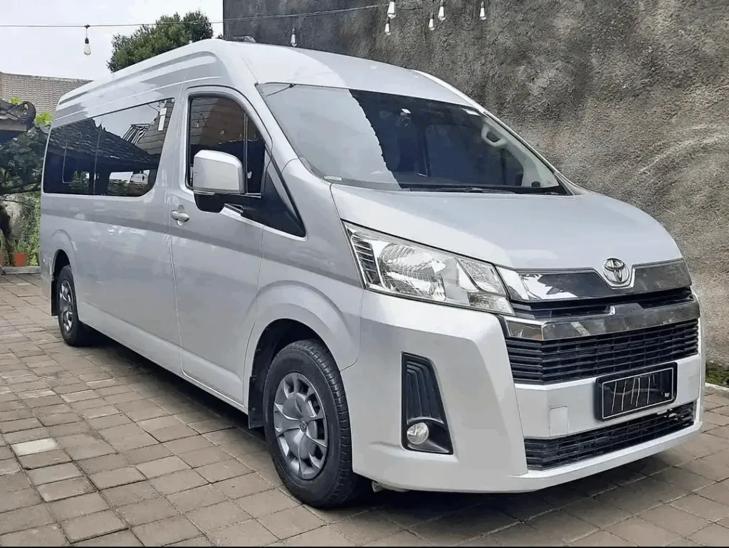 Keunggulan Rental Sewa Mobil Hiace Premio Plus Sopir