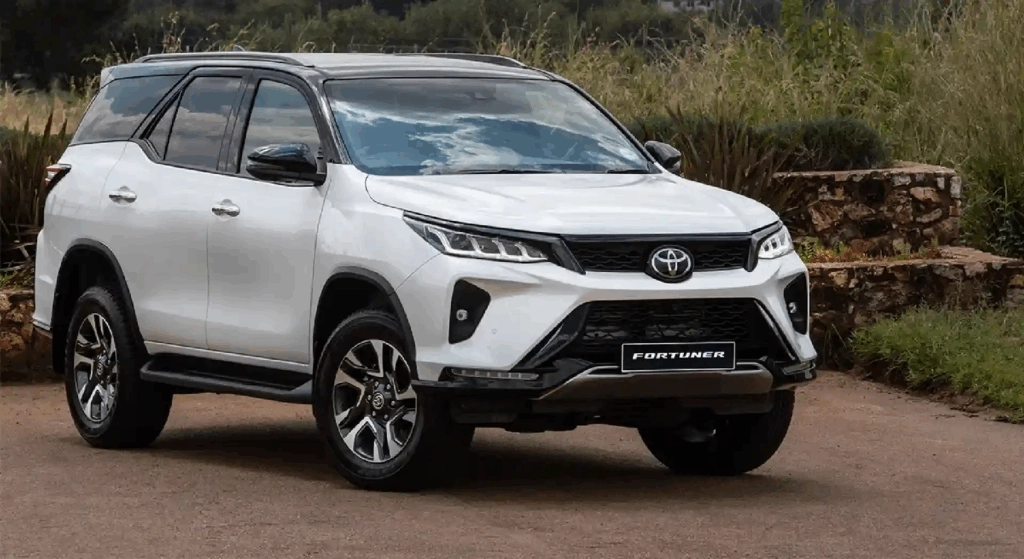 Keuntungan Sewa Mobil Fortuner untuk Liburan